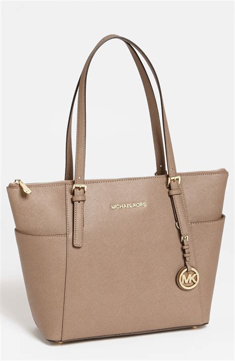 bolsa de praia michael kors|Michael Kors jet set.